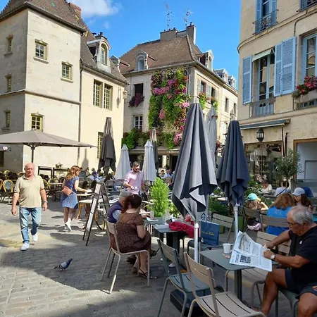 La Cascade Et Des Halles Dijon Buitenkant foto