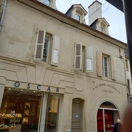 La Cascade Et Des Halles Dijon Buitenkant foto
