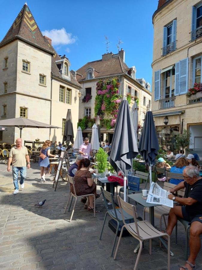La Cascade Et Des Halles Dijon